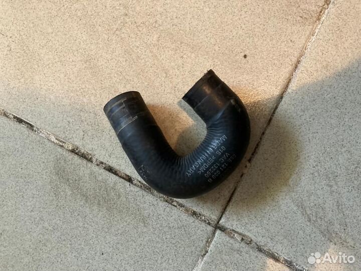 Патрубок охлаждения Audi A6 C7 06E121030B