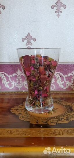 Декоративная ваза