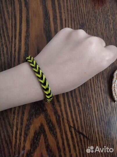 Плетеные браслеты из резиночек