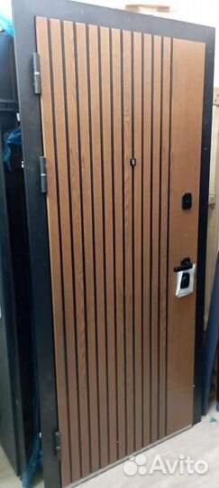 Дверь входная Люксор 2мдф зеркало рейки