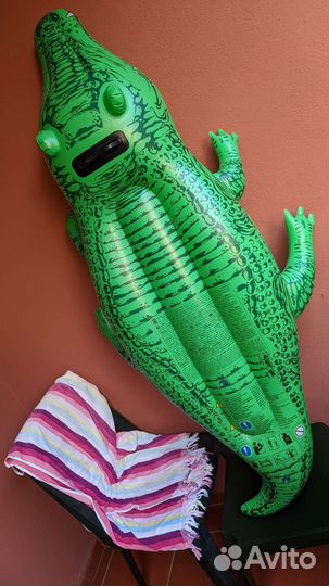 Надувной крокодил