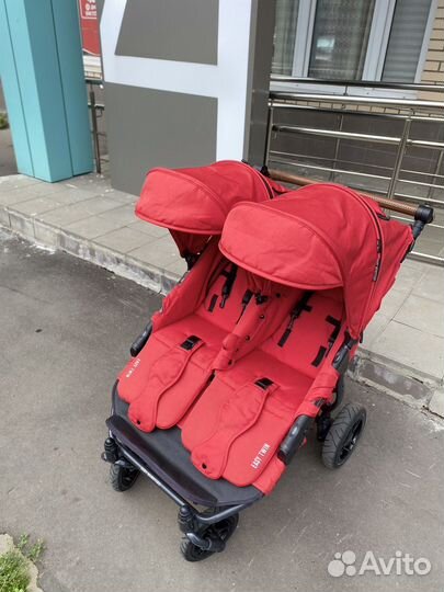 Коляска прогулочная для двойни