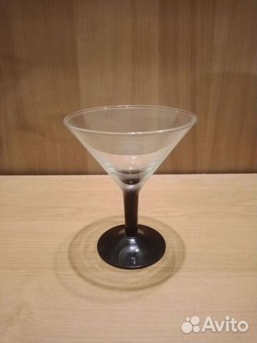 Бокалы, бокалы под мартини, стопки, рюмки