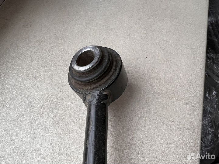 Подушки подрамника двигателя camry 40