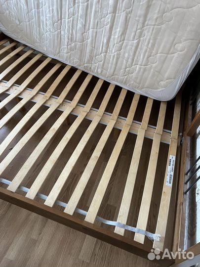 Кровать двухспальная с матрасом 160 200