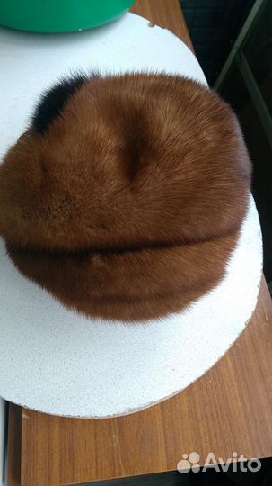 Берет из норки