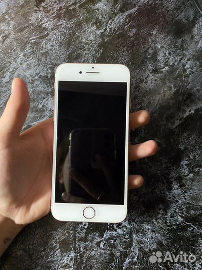 Телефон iPhone 7