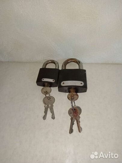 Два навесных замка
