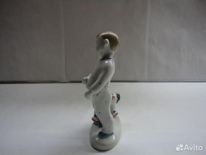 Фарфоровая статуэтка Мальчик с лошадкой(лфз) 1958г