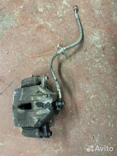 Суппорт передний левый. правый Hyundai Creta 2.0