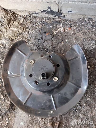 C-Max 2003-2010 год Ступица задняя левая