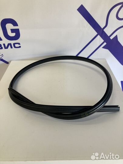 Молдинг стекла лоб. верх Logan 6001547000