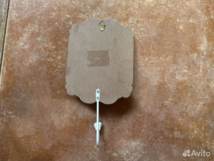 Вешалка. Крючок настенный