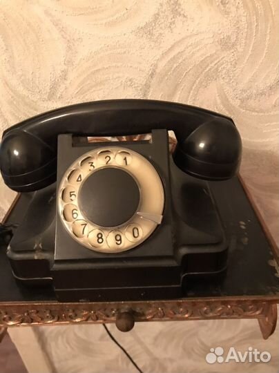 Старинный телефон