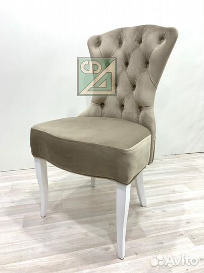 Стул со спинкой