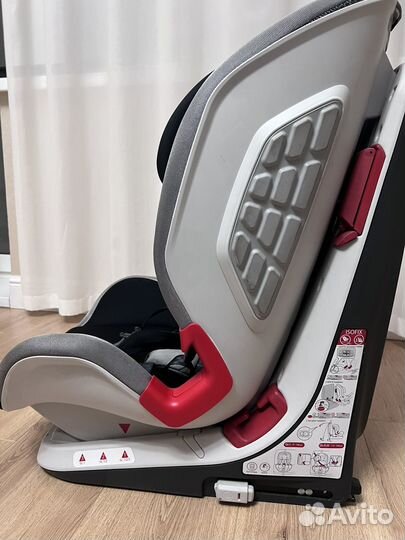 Детское автокресло Chicco isofix 9-18кг, 15-36кг