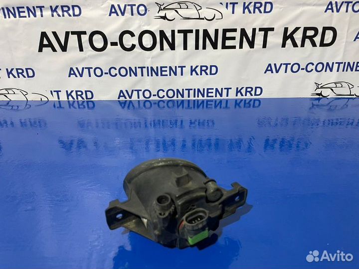 Фара противотуманная передняя левая Nissan Fuga