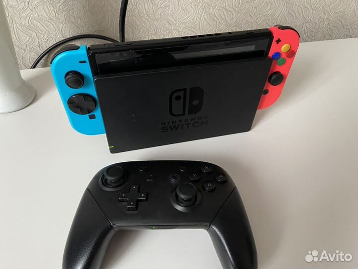 Nintendo switch с играми + SD 128gb + джойстик