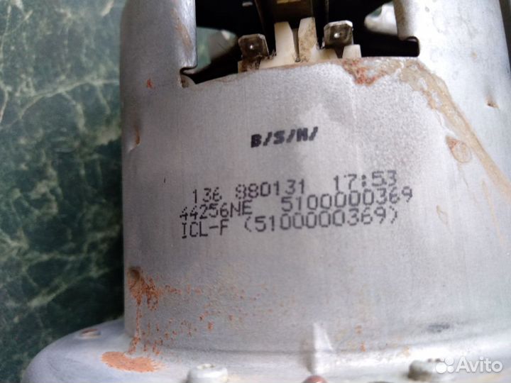 Роботы пылесосы,запчасти