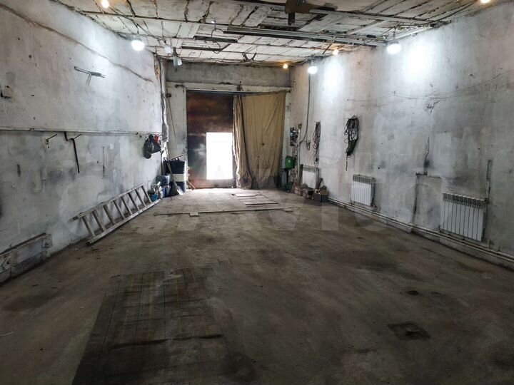 Гараж, > 30 м²