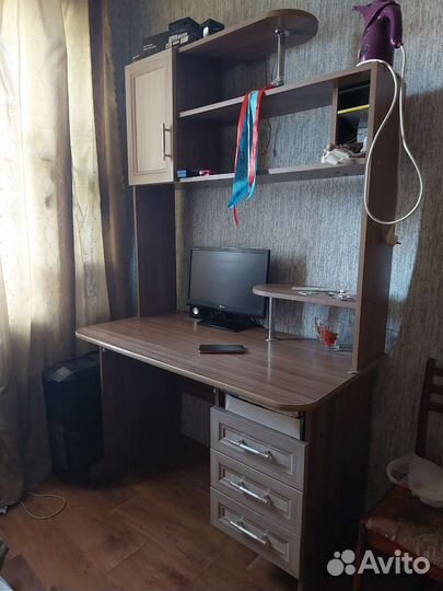 Компьютерный стол