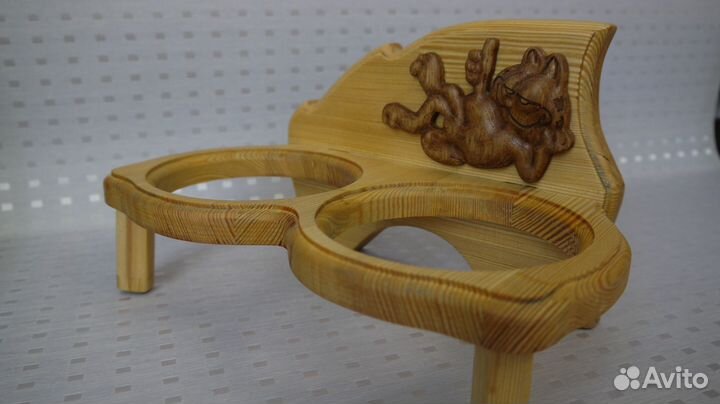 Кормушка для кошек деревянная