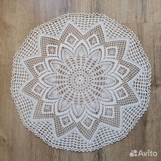 Салфетка кружевная, диаметр 63 см