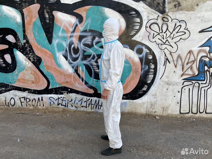 Защитный костюм одноразовый комбинезон