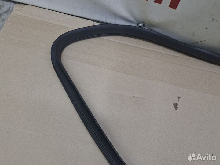 Уплотнитель левой двери Kia Picanto 2 TA Coupe