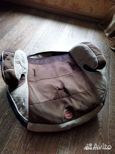 Детские автомобильные кресла бустеры