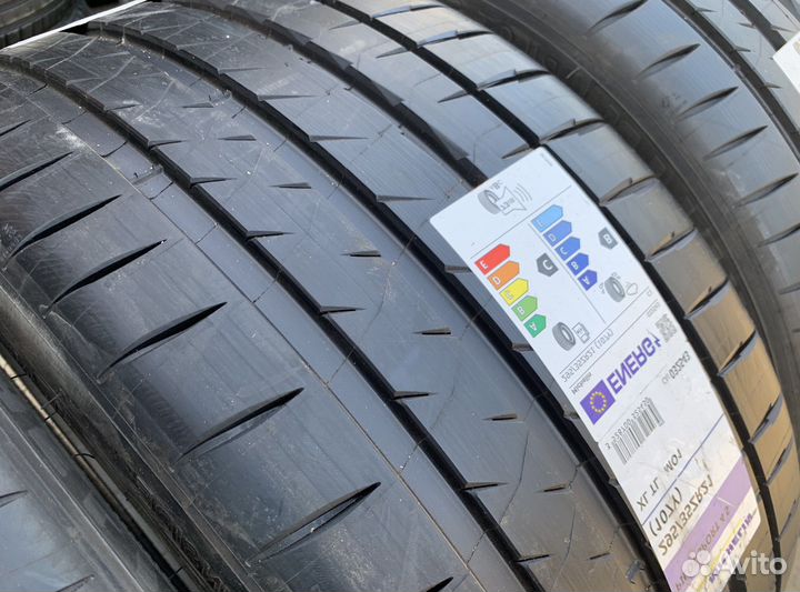 Michelin Pilot Sport 4 S 295/35 R21 и 265/40 R21