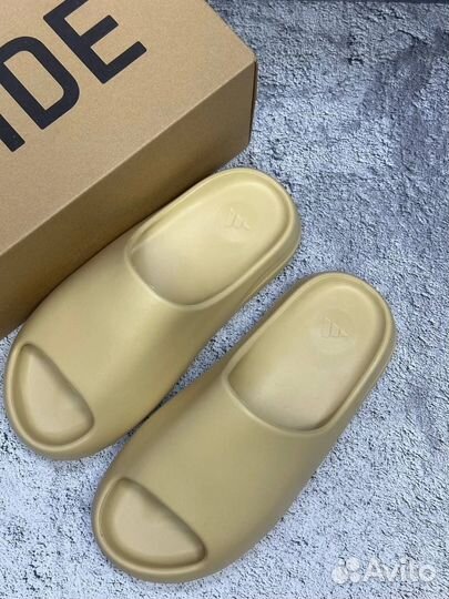 Тапки adidas yeezy slide