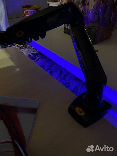 Кронштейн для монитора