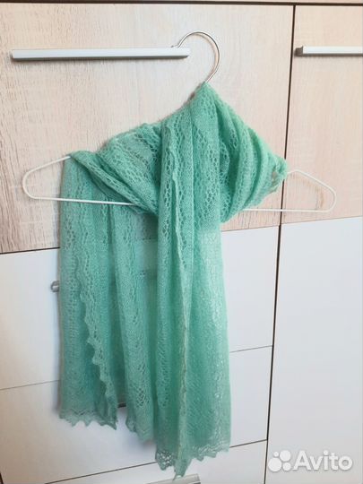 Пуховый палантин ажурный