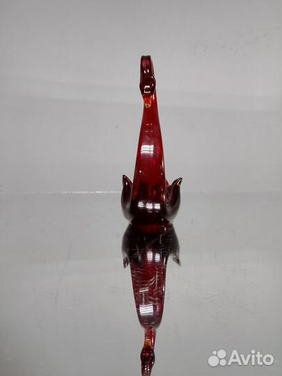 Сувенир лебедь, цветное стекло