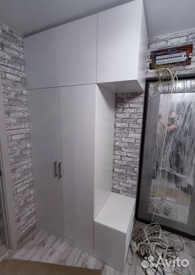 Шкаф в прихожую на заказ