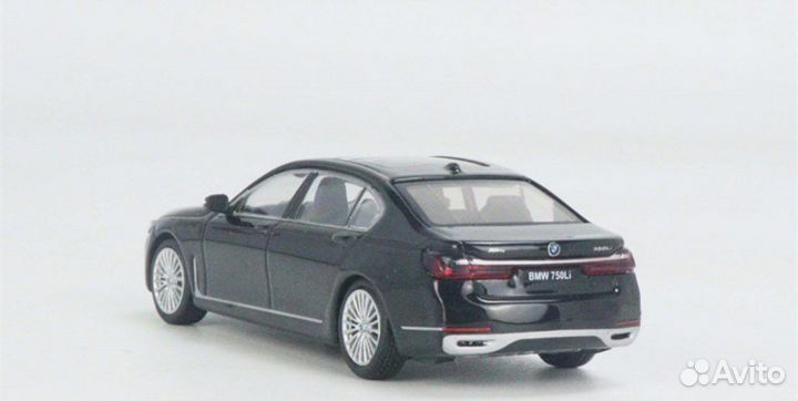 Mini GT 1:64 Bmw 750Li xDrive
