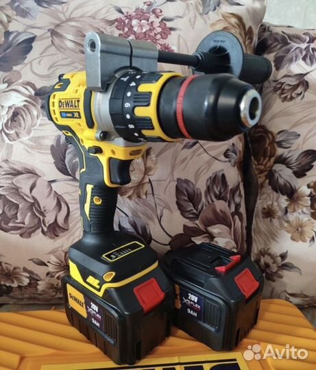 Шуруповёрт для ледобура dewalt DCD 996