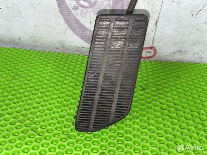 Педаль газа и тормоза Chevrolet Suburban GMT400