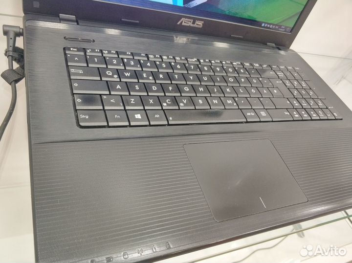 Asus F75A 17.3