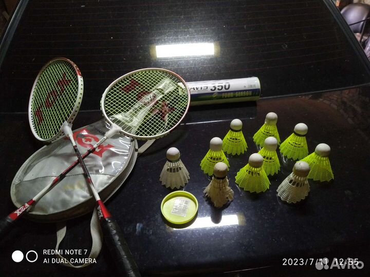 Ракетка для бадминтона