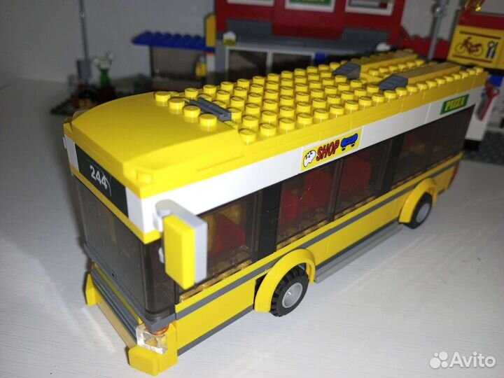 Lego City 7641 Пиццерия и Автобусная остановка