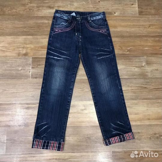 Блузки белые и джинсы на девочку