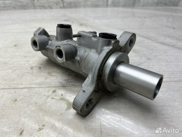 Главный тормозной цилиндр Ford Transit 8