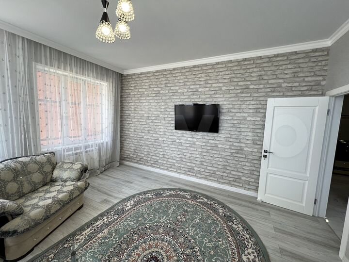 2-к. квартира, 66 м², 4/10 эт.