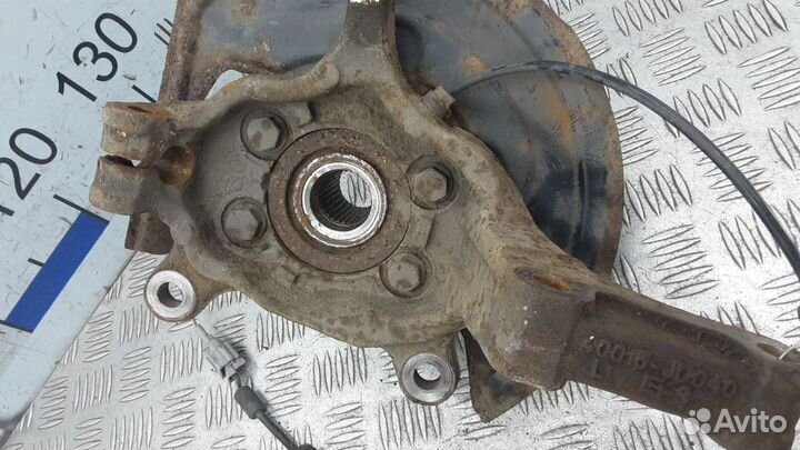 Ступица передняя левая на Nissan Qashqai J10