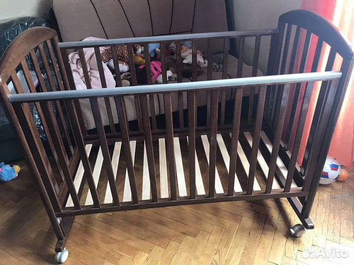 Детская кроватка