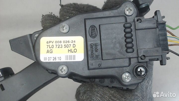 Педаль газа Volkswagen Touareg, 2011