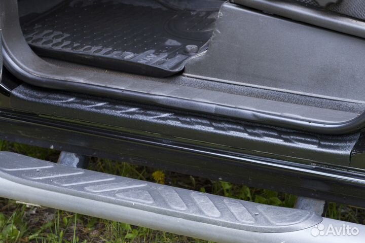 Накладки на пороги Nissan Navara D40 (05-15) RA