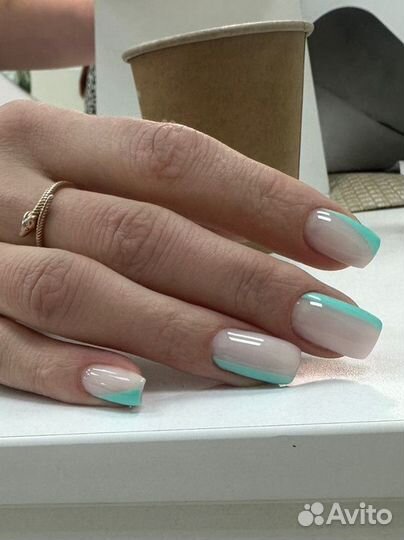 Модель на маникюр